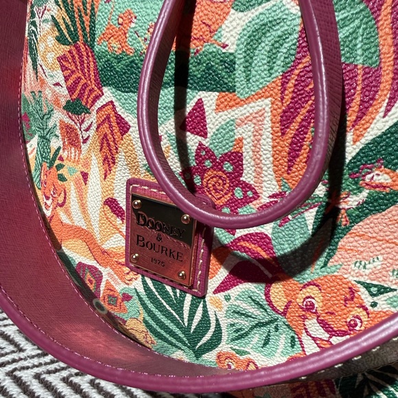 Disney x Dooney & Bourke Lion King 30th Anniversary Bucket Bag - Like New! - Picture 4 of 16